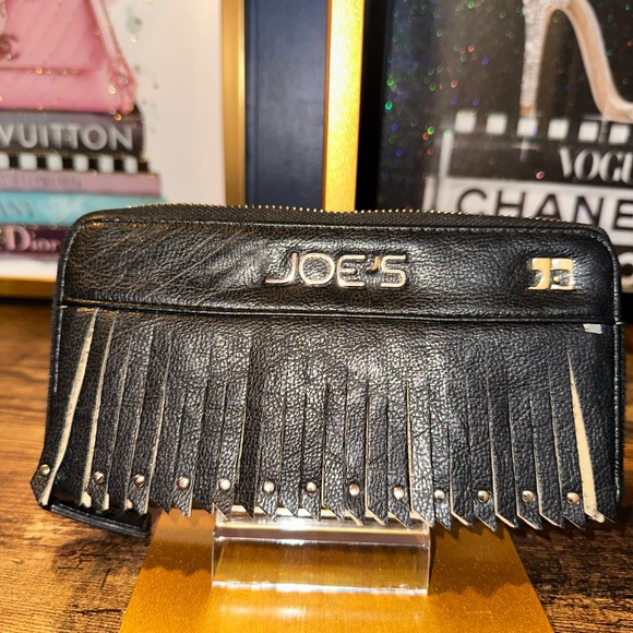 🖤 Joe’s Jeans Black Leather Fringe Zip-Around Wallet - Picture 1 of 3